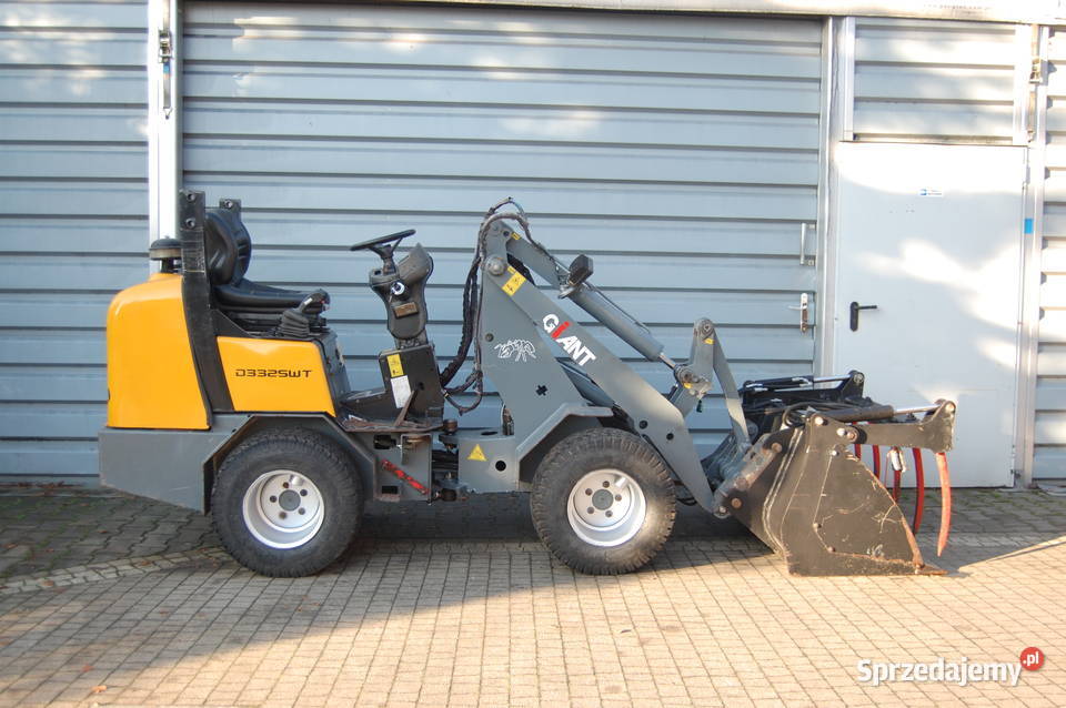 Miniładowarka Giant D332 Knikmops Weidemann Krobia sprzedam