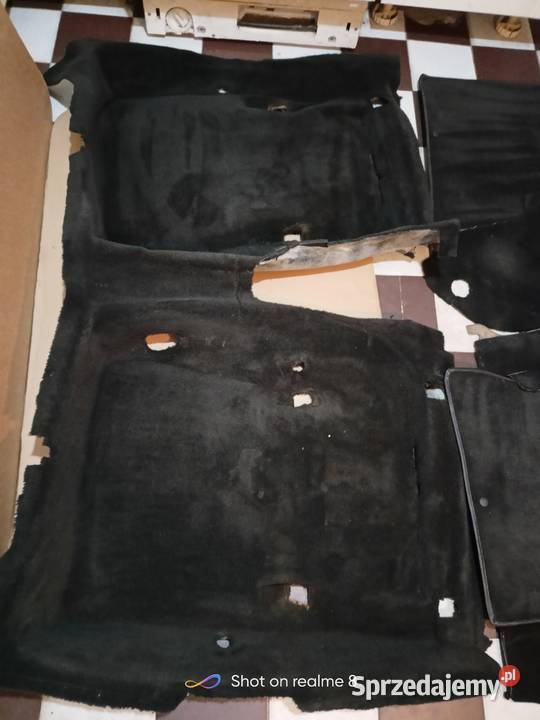 Mercedes 190 W201 wykładzina podłogowa czarna osobowe