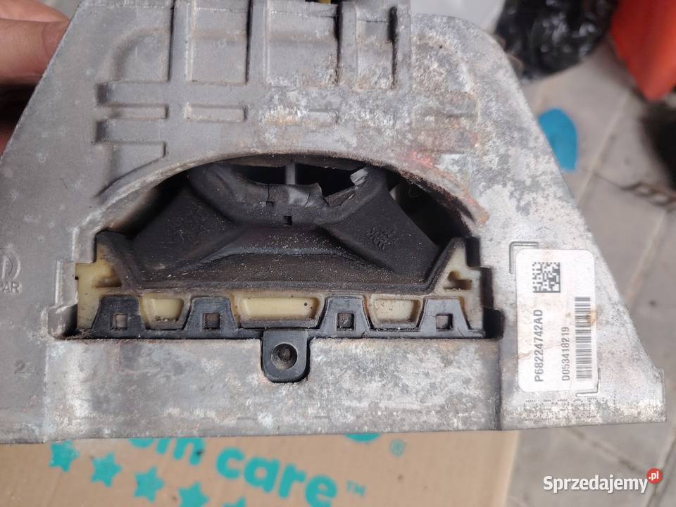 Poduszka silnika 68224746ad Chrysler Pacifica osobowe