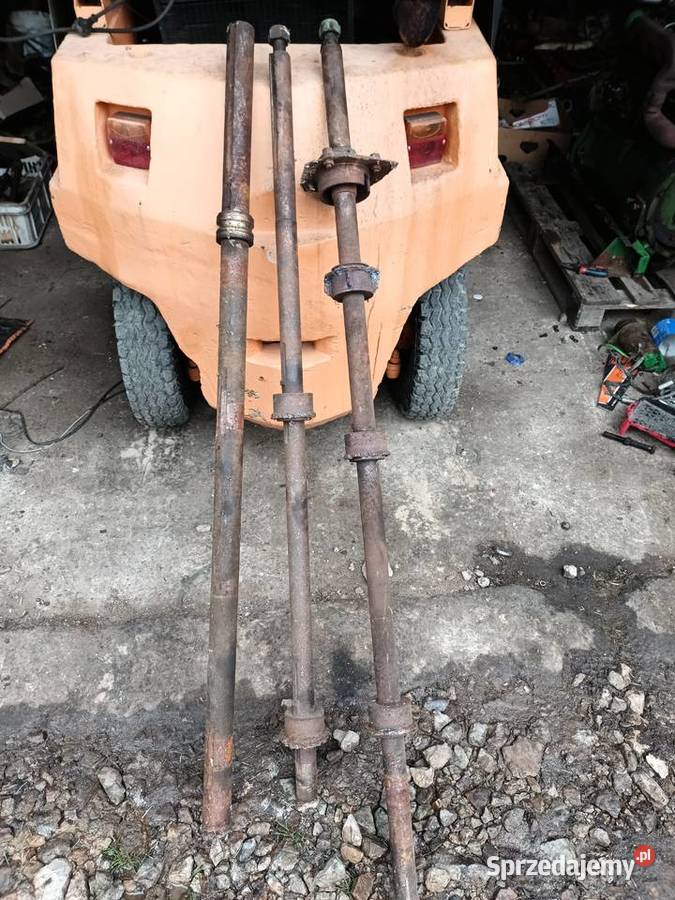 Wał odrzutnika słomy młocarni John Deere Bukowie