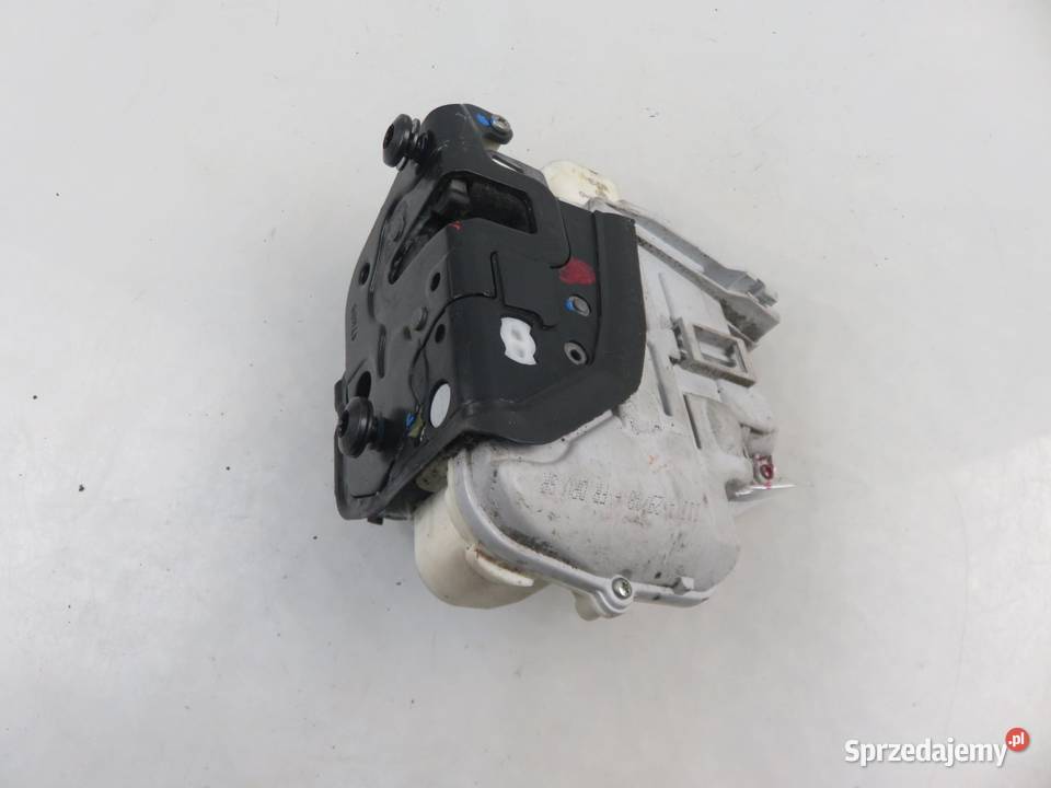 ZAMEK PRAWY PRZEDNI AUDI A4 B7 8E2837016AA