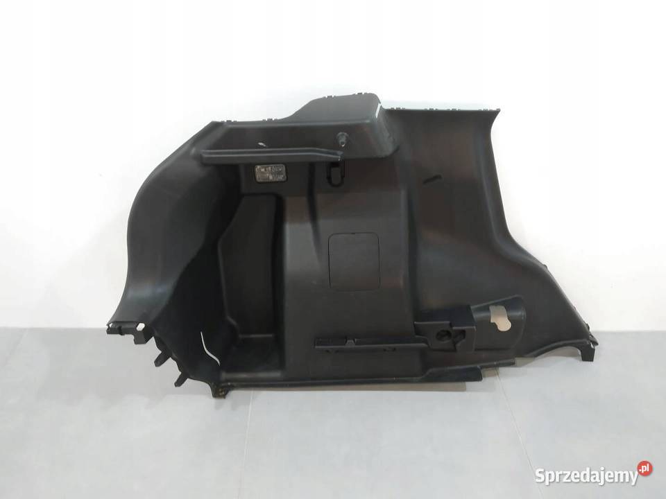 TAPICERKA BOCZEK BAGAŻNIKA LEWY TYŁ Suzuki