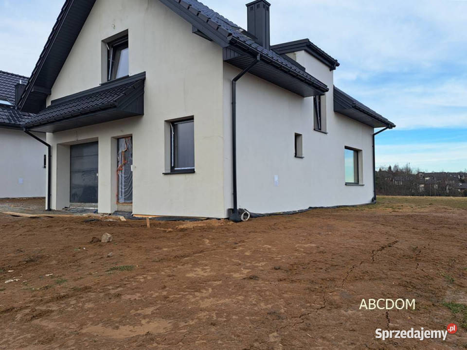 Dom wolnostojący 5 pokoi garażurocze miejsce mieszkalny Masłomiąca