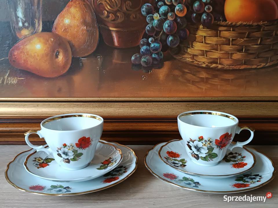 Filiżanki porcelanowe z talerzykami