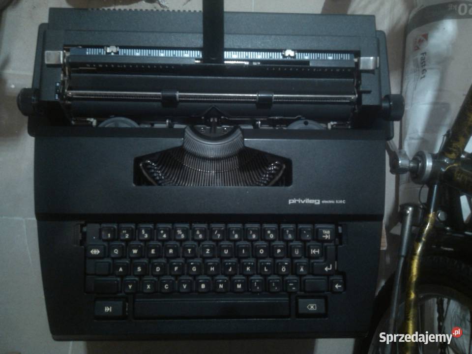 Maszyna do pisania elektryczna walizkowa Ełk