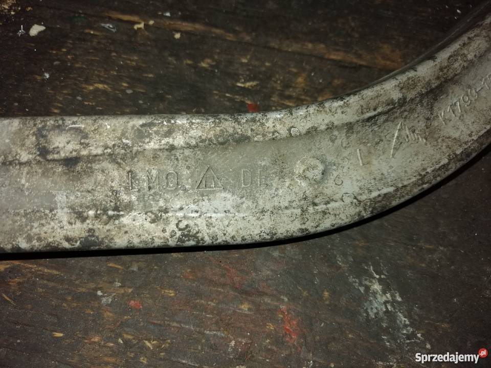 Audi A4 8D Wahacz przedni lewy 8E0407693AG