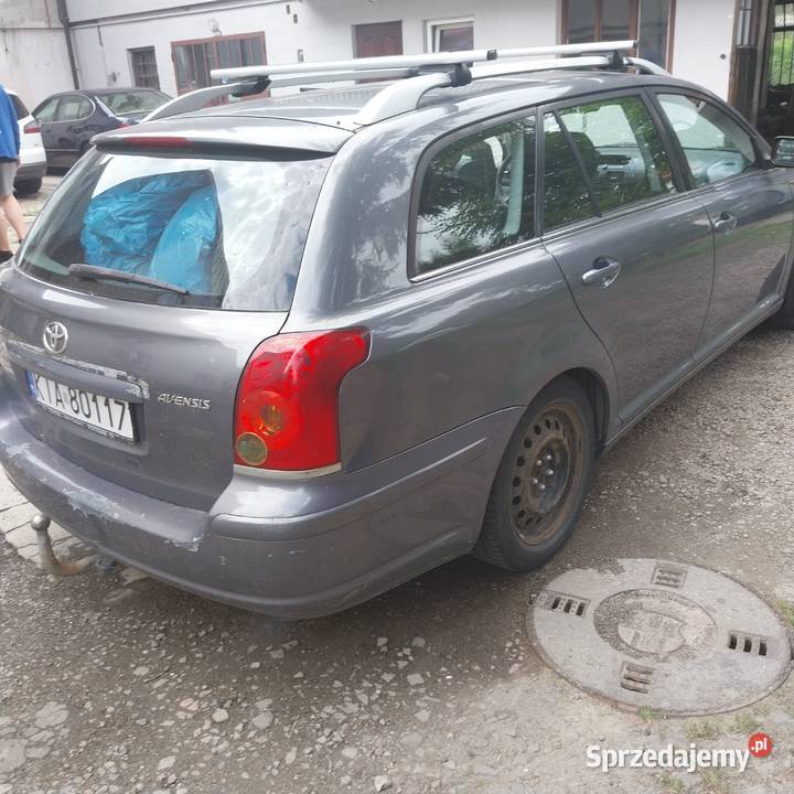 Toyota Avensis na części Kraków sprzedam