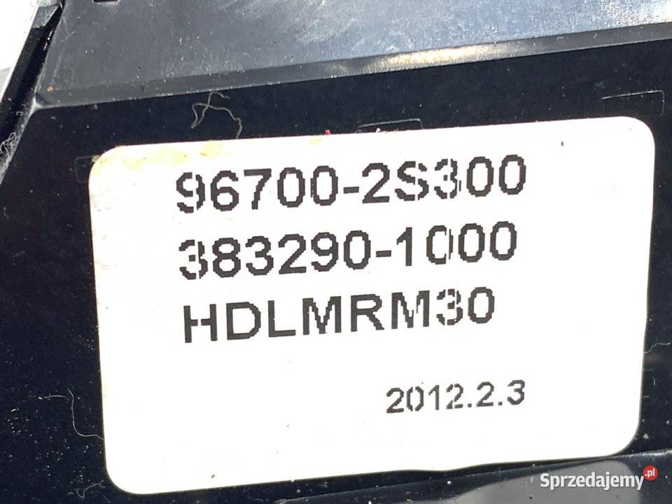 PRZEŁĄCZNIKI KIEROWNICY HYUNDAI ix35 967002S300