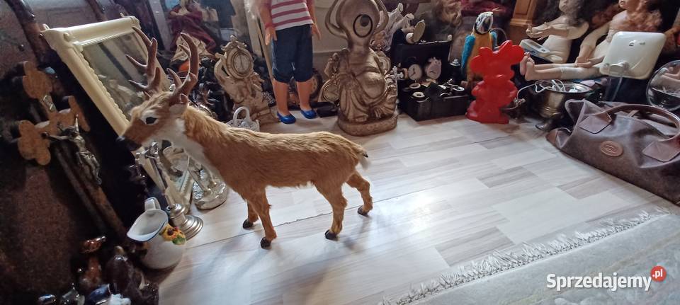To dekoracyjna figurka jelenia popularny element wielkopolskie Poznań