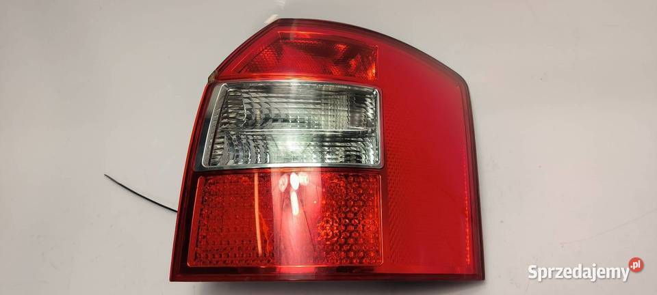 LAMPA PRAWA TYŁ AUDI A4 B6 osobowe Lipno