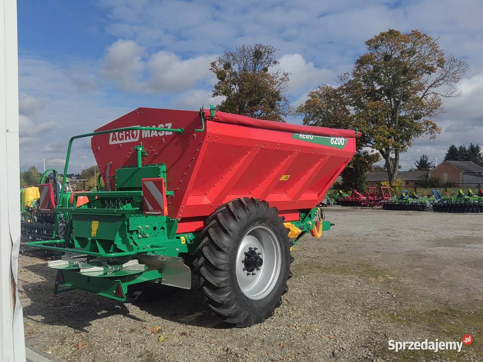 Rozsiewacz wapna AGROMASZ REVO 8200 Żółkiewka-Osada