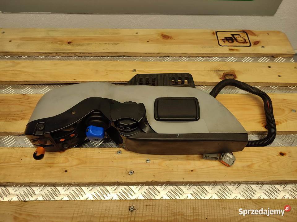 Podłokietnik Massey Ferguson serii 6400 Wilkowo