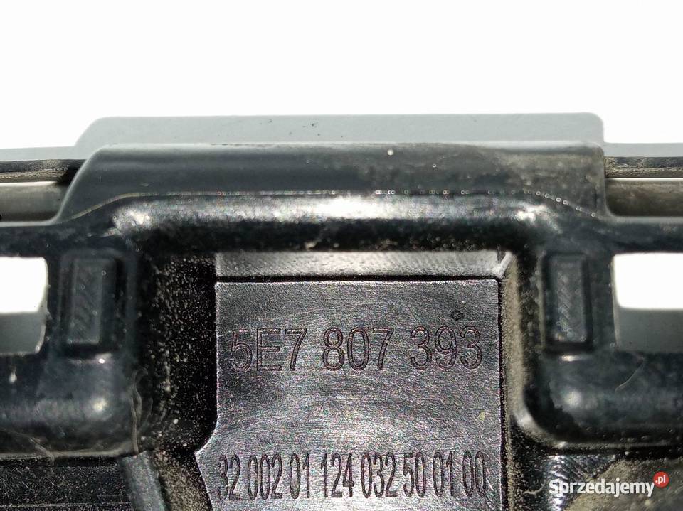 ŚLIZG ZDERZAKA TYŁ KKOMPLET SEDAN HB 5E7807394