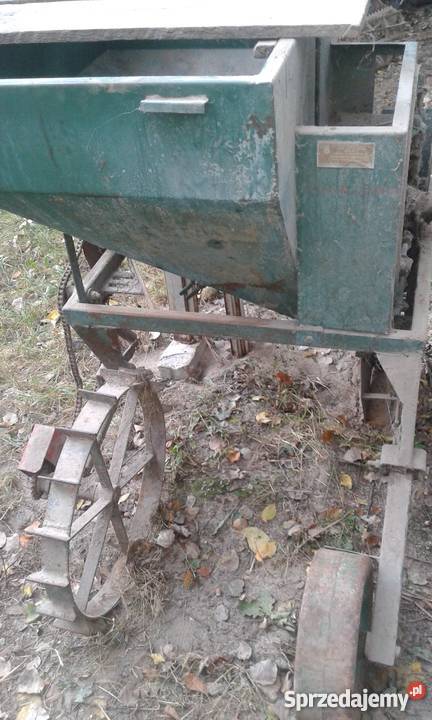 Sadzarka do ziemniaków montowana na pług świętokrzyskie Bałtów