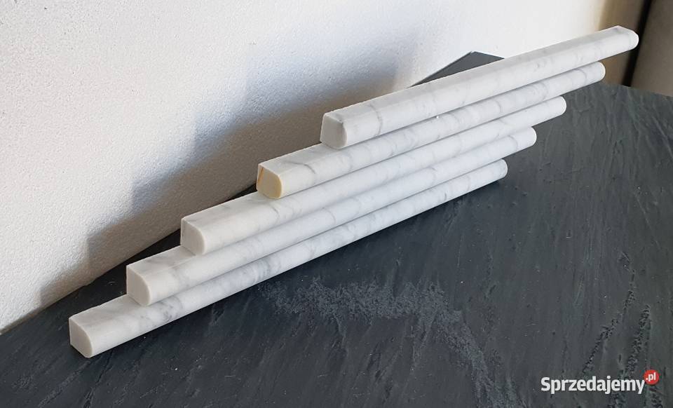 Wałek marmurowy ozdobny Bianco Carrara matowy Wykończenie