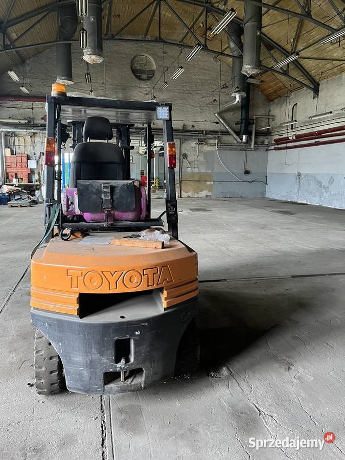 wózek widłowy TOYOTA uszkodzony silnik sprzedam