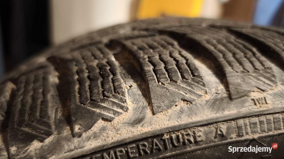 Opony zimowe NOKIAN 4 sztuki Kielce sprzedam