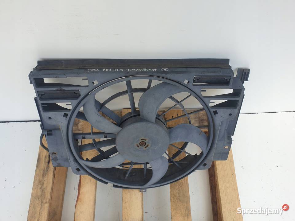 BMW X5 E53 44 V8 WENTYLATOR WIATRAK Z OBUDOWĄ