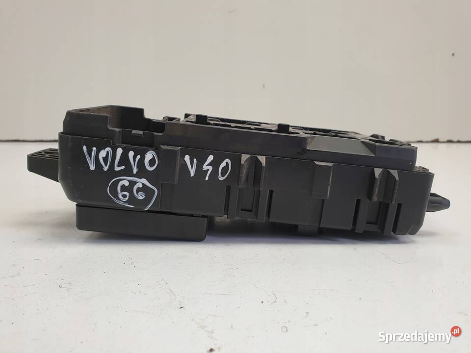 Volvo S40 V40 SKRZYNKA BEZPIECZNIKÓW 30889989 osobowe lubelskie Janów