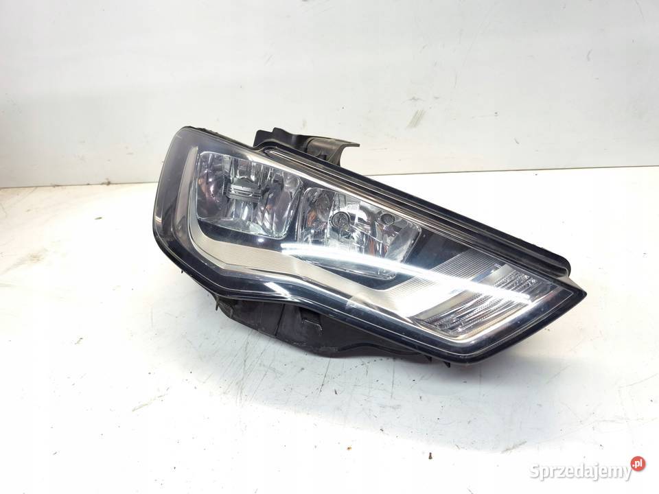 REFLEKTOR LAMPA PRZEDNIA PRAWY PRZÓD AUDI A3 8V śląskie Przystajń