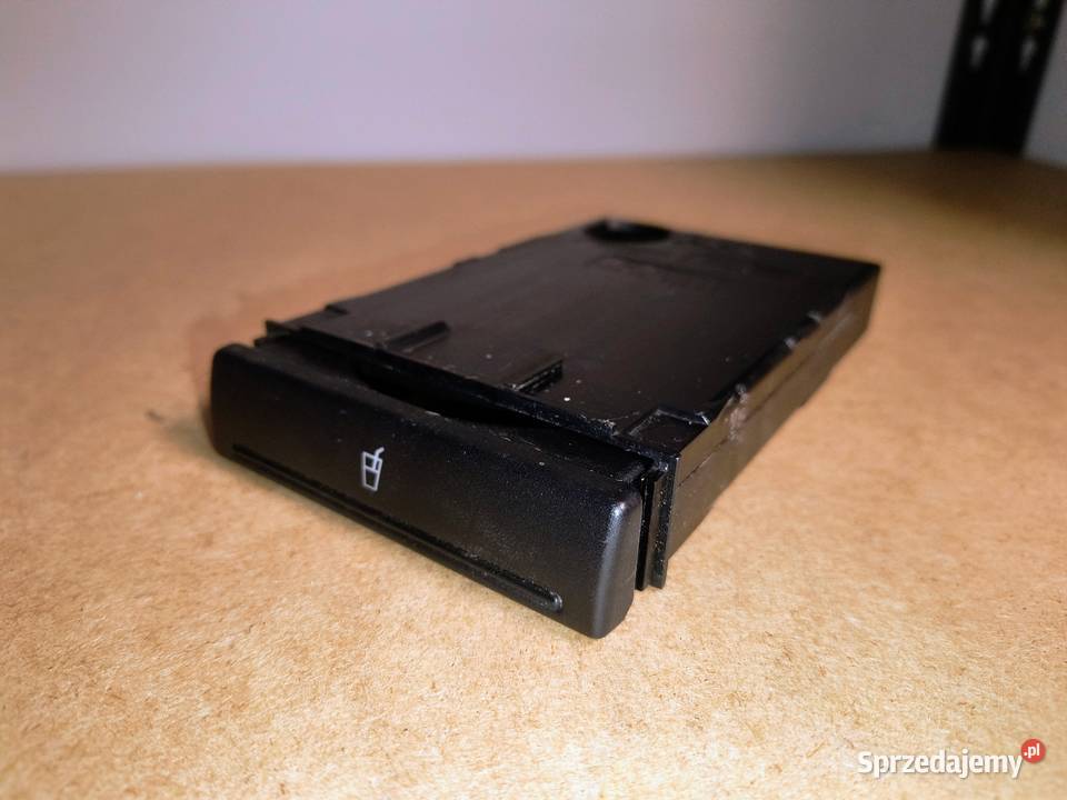 Audi A4 B5 lift 9901 Uchwyt na kubki napoje osobowe sprzedam