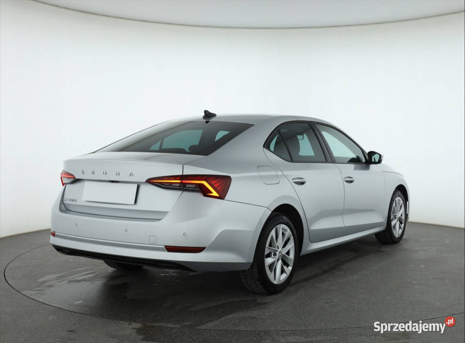 Skoda Octavia 15 TSI Rok produkcji 2021 mazowieckie Piaseczno