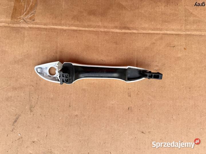 Klamka zewnętrzna drzwi lewy przód Hyundai i20 Klamki Brzesko