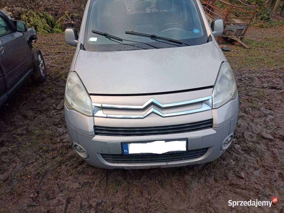 Partner 2Berlingo 2 KOMPLETNY przód Zderzak