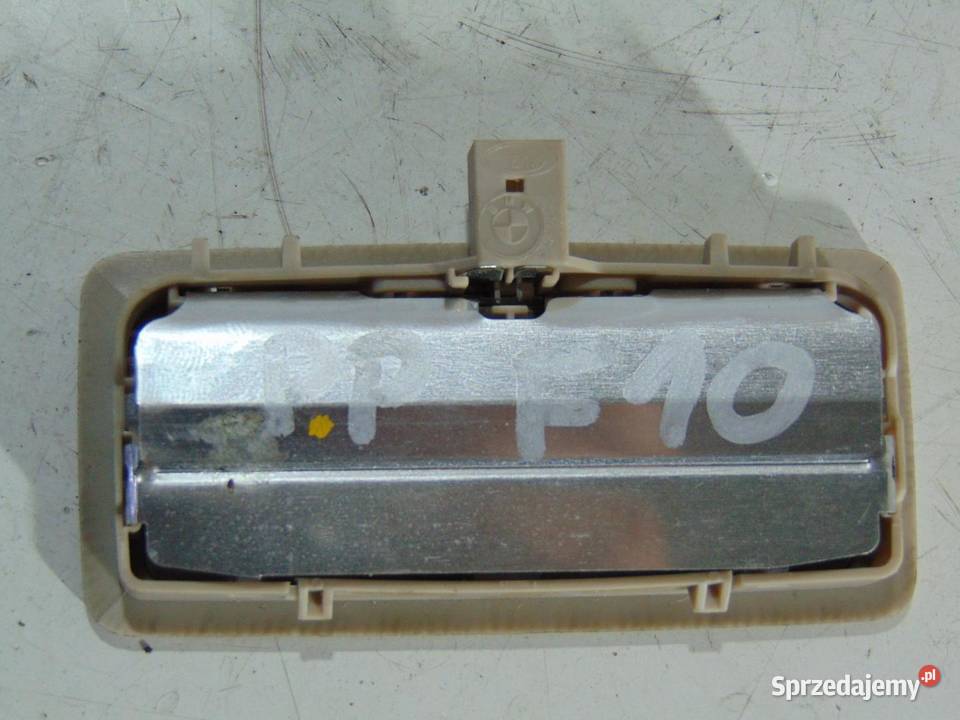 LAMPKA OŚWIETLENIE WNĘTRZA PRAWY PRZÓD BMW F10 Oświetlenie kabiny wielkopolskie sprzedam