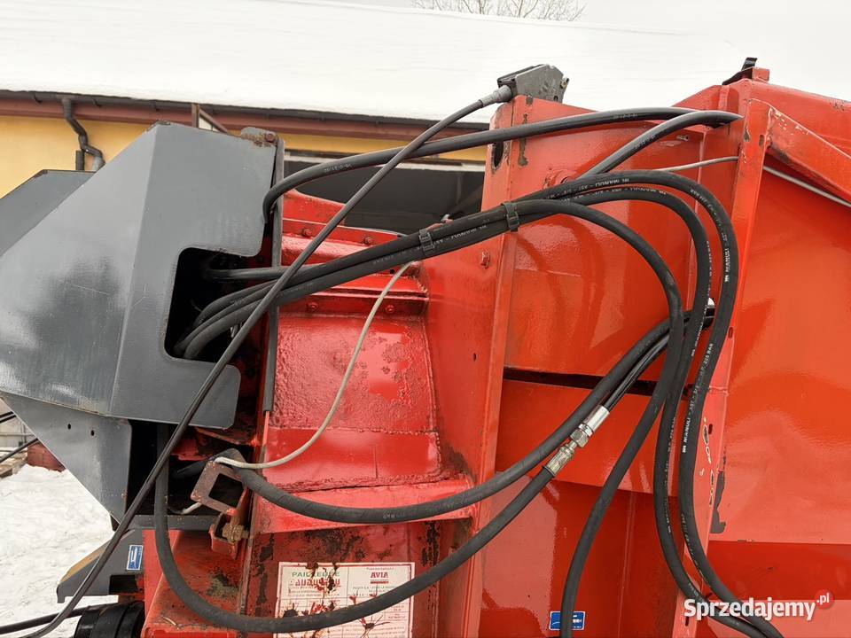 Ścielarka do słomy Kuhn 4050 rozdrabniacz mazowieckie Myszyniec