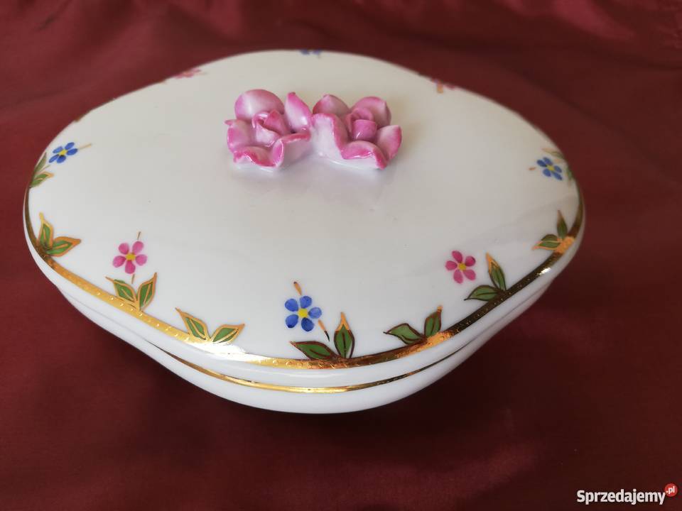 Bombonierka puzderko na nóżkach porcelana