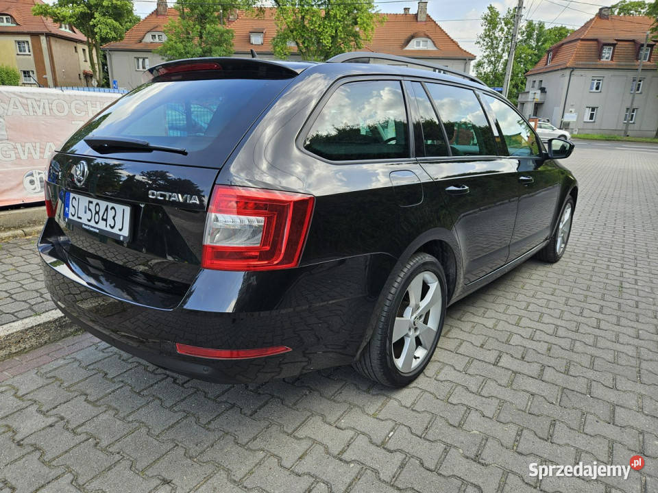 koda Octavia Automat DSG Nawigacja Podgrzewane światła do jazdy dziennej