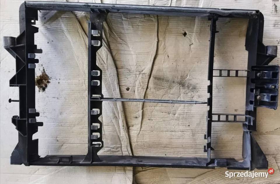 Ramka chłodnic BMW E38