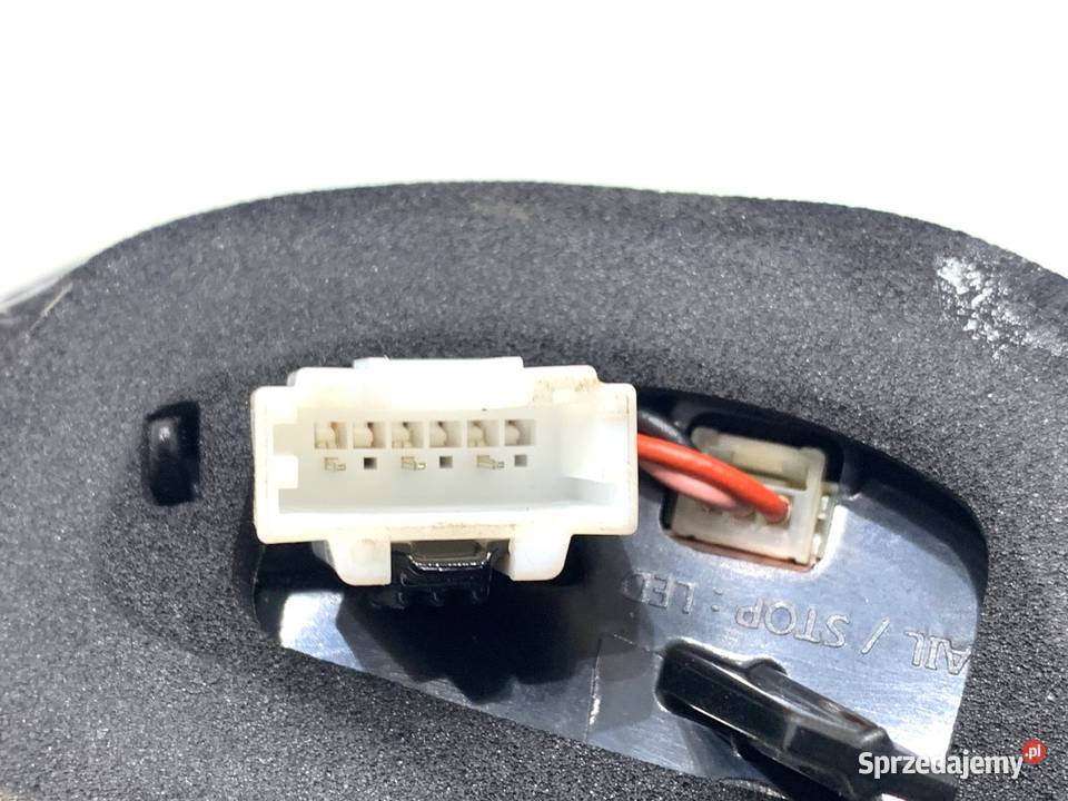 LAMPA TYŁ PRAWA WEWNĘTRZNA KIA CEED 92403J7350 Lampy tylne