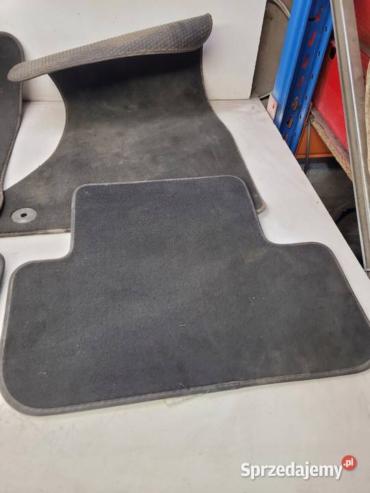 DYWAN DYWANIKI KOMPLET AUDI A4 B8 A5 8K1863691B śląskie Przystajń