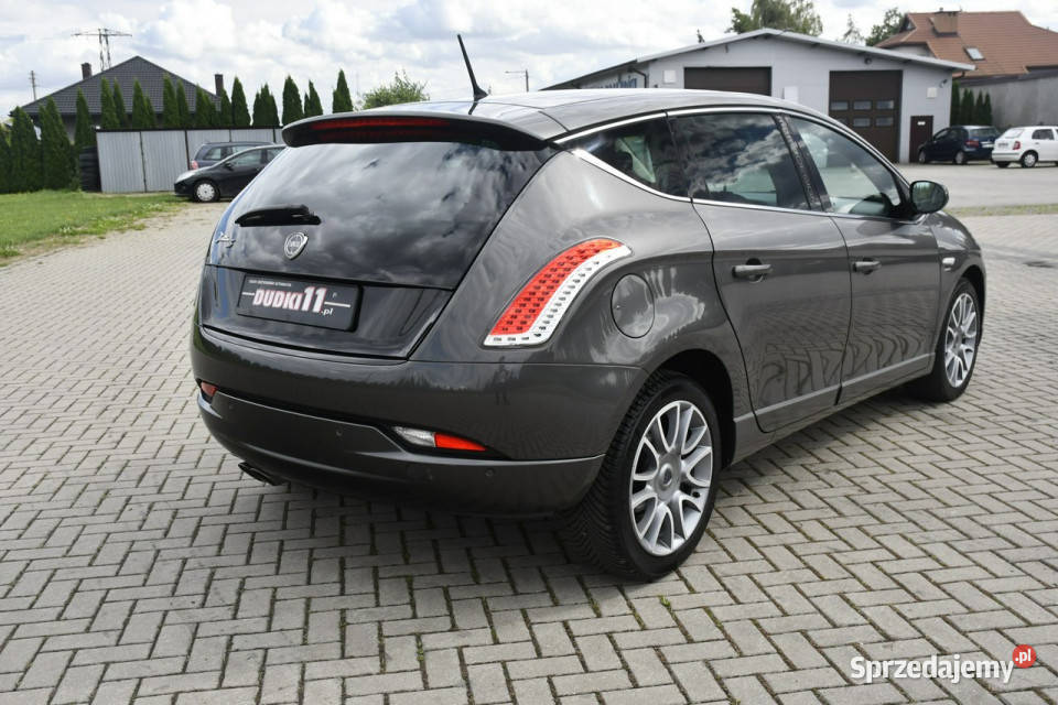 Lancia Delta 14Turbo SportKlimatr 2 światła do jazdy dziennej łódzkie Kutno sprzedam