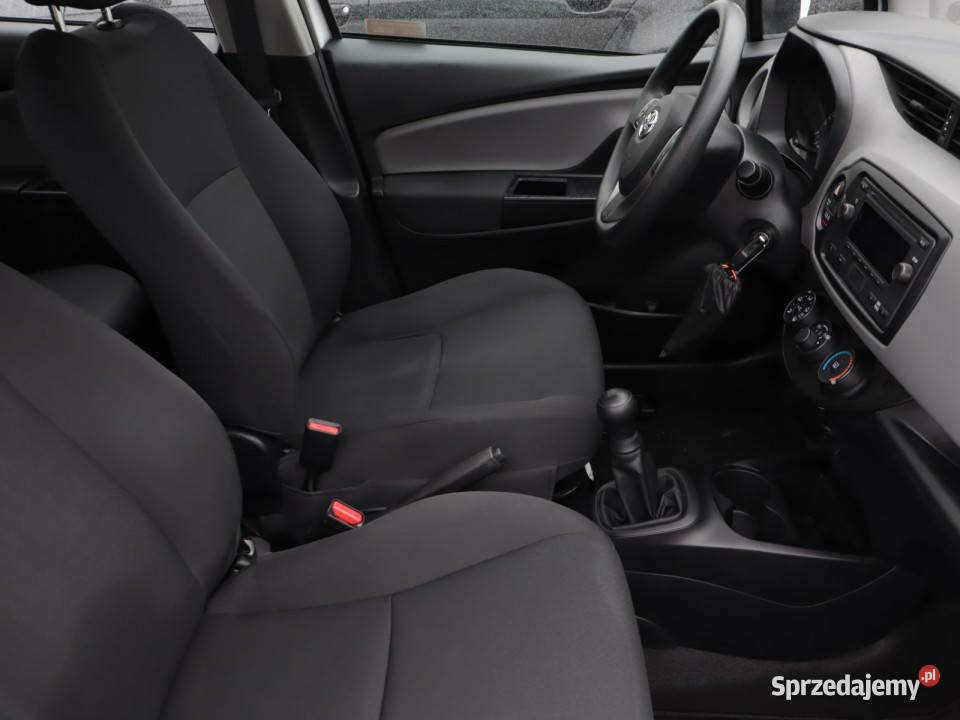 Toyota Yaris 10 VVTi pierwszy właściciel Yaris Katowice sprzedam
