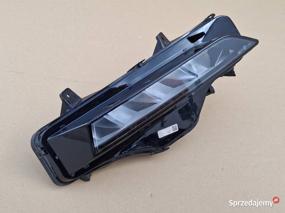 SKODA OCTAVIA IV 4 HALOGEN PRAWY LED LAMPA Bieleń