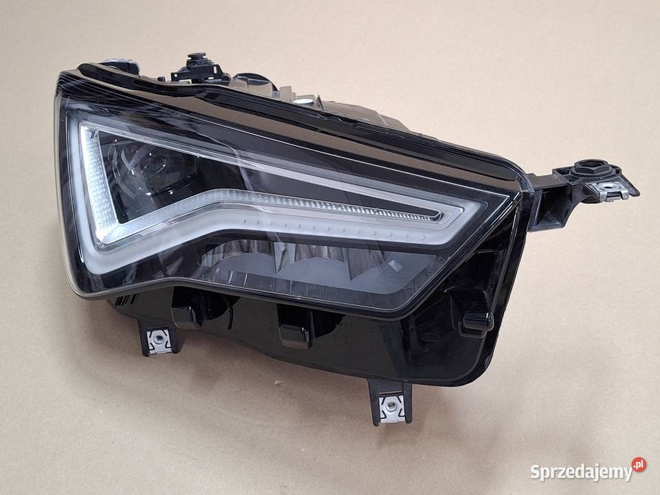 SEAT ATECA LIFT REFLEKTOR PRAWY FULL LED LAMPA Bieleń