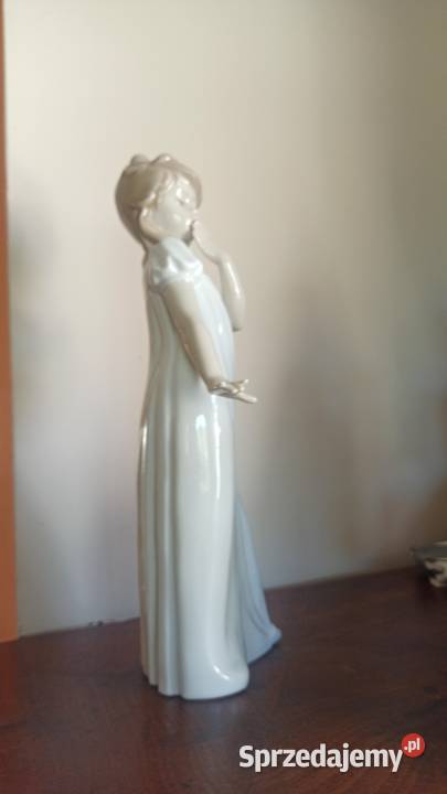Figurka Ziewająca dziewczyNAO z 1992r Lladro Gdańsk