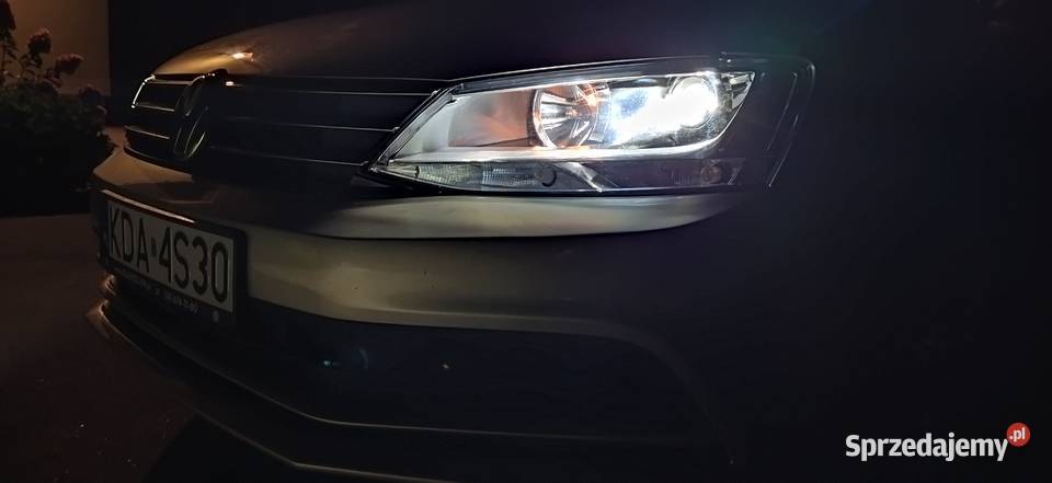 VW Jetta 18 177