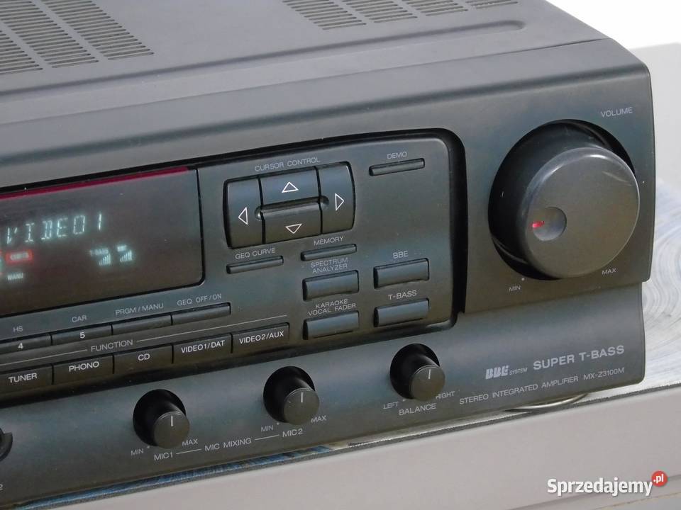 Mocny wzmacniacz Aiwa MXZ3100 z korektorem gr