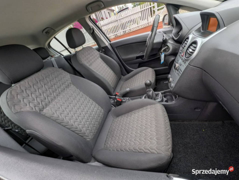 Opel Corsa 14 benzyna 101 D 20062014 lakier metallic