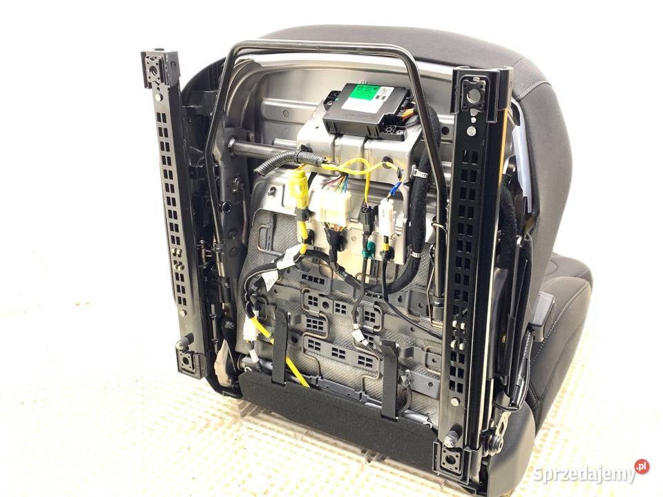 FOTEL PRAWY PRZÓD HYUNDAI ELANTRA VII