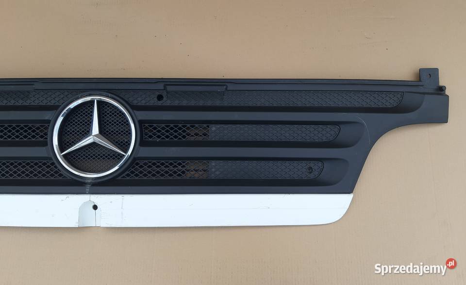 MERCEDES ATEGO GRILL ATRAPA EMBLEMAT A9738800023 Karoseria lubuskie sprzedam