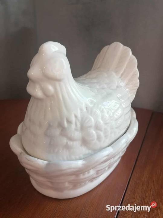 Ceramiczna bomboniera w kształcie kury Porcelana i szkło Wałbrzych