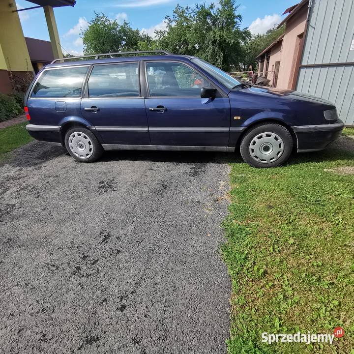 Zadbany vw passat b3 18 gaz klasyk Iwaniska