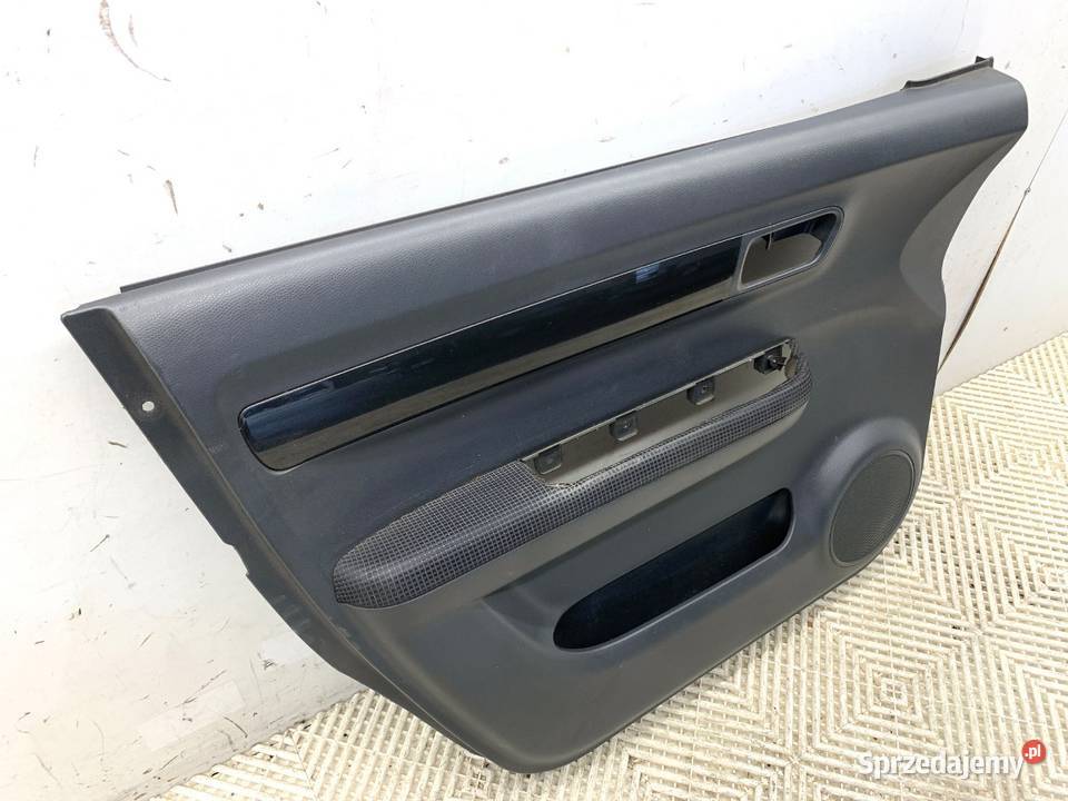 BOCZEK DRZWI LEWY PRZÓD SUZUKI SWIFT III