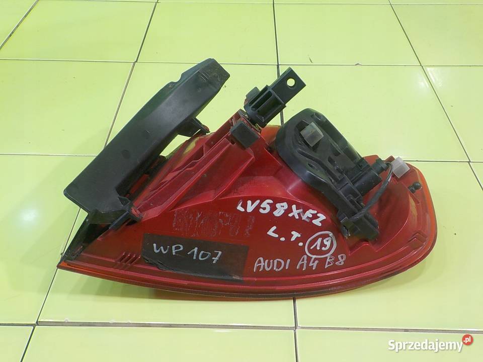 AUDI A4 B8 SLINE 18 TFSI 08r SEDAN lampa lewa Suków