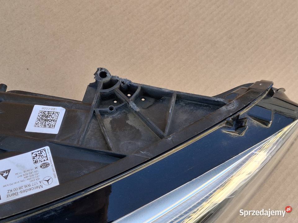 MERCEDES AKLASA W177 REFLEKTOR PRAWY FULL LED Bieleń